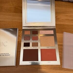 ICONIC London Heat of the Moment Palette NIB
